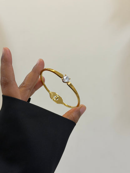 Luxe Zoya statement bracelet