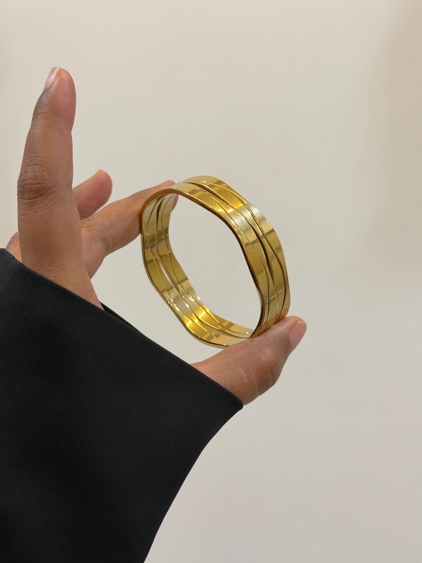 Chelsi statement bangle ( Set of 4)