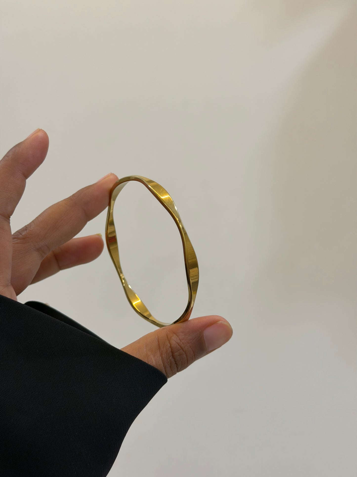Chelsi statement bangle ( Set of 4)