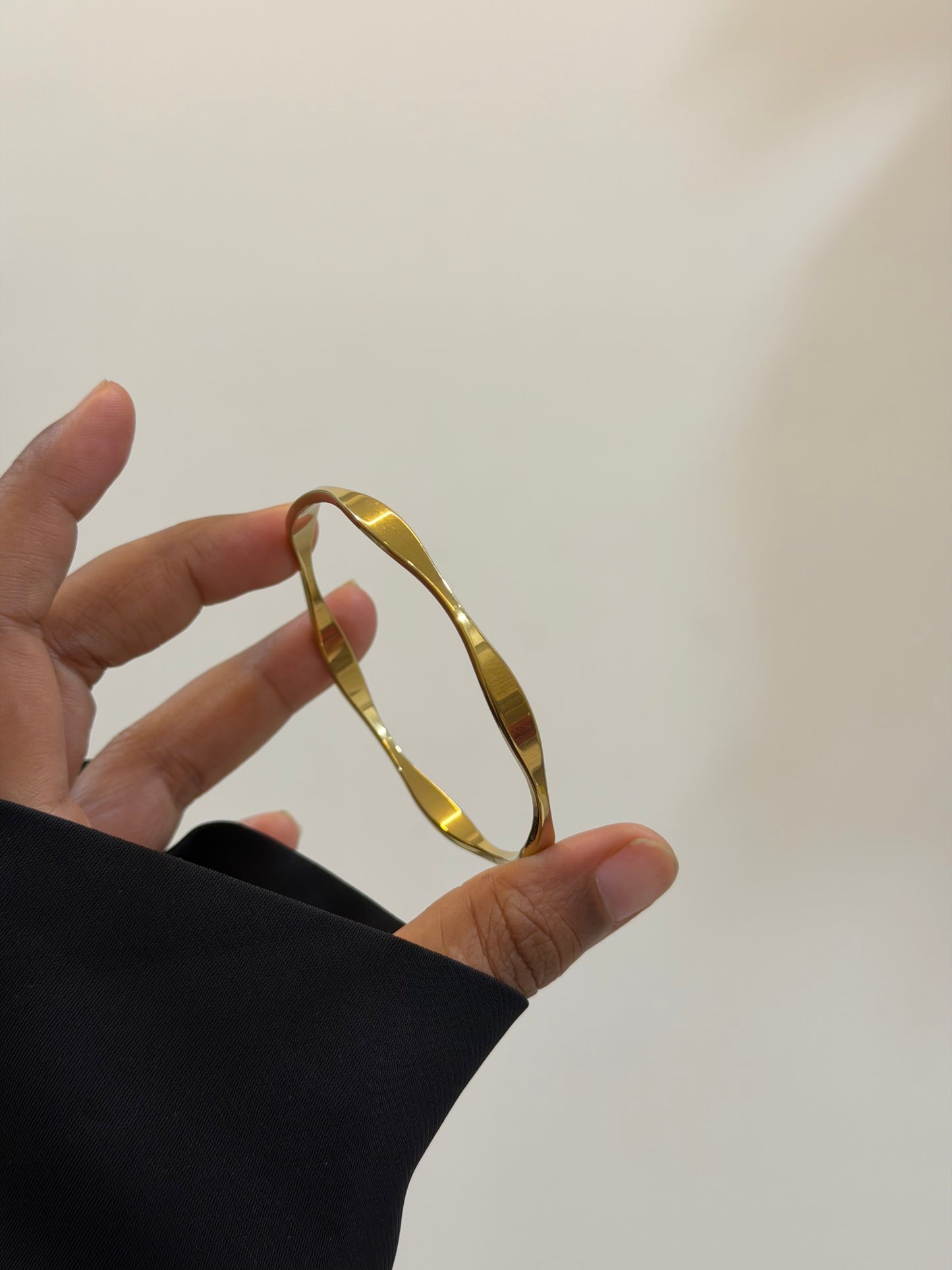 Chelsi statement bangle ( Set of 4)