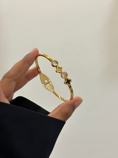 Mae clover openable bracelet