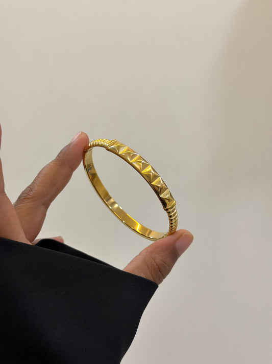 Aurette statement bracelet