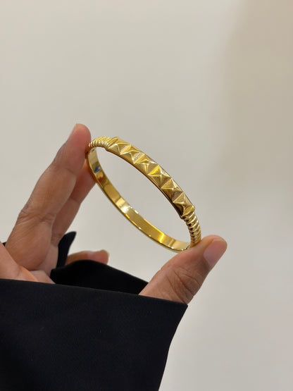 Aurette statement bracelet
