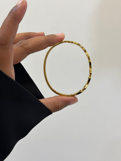 Zoya linked statement bracelet