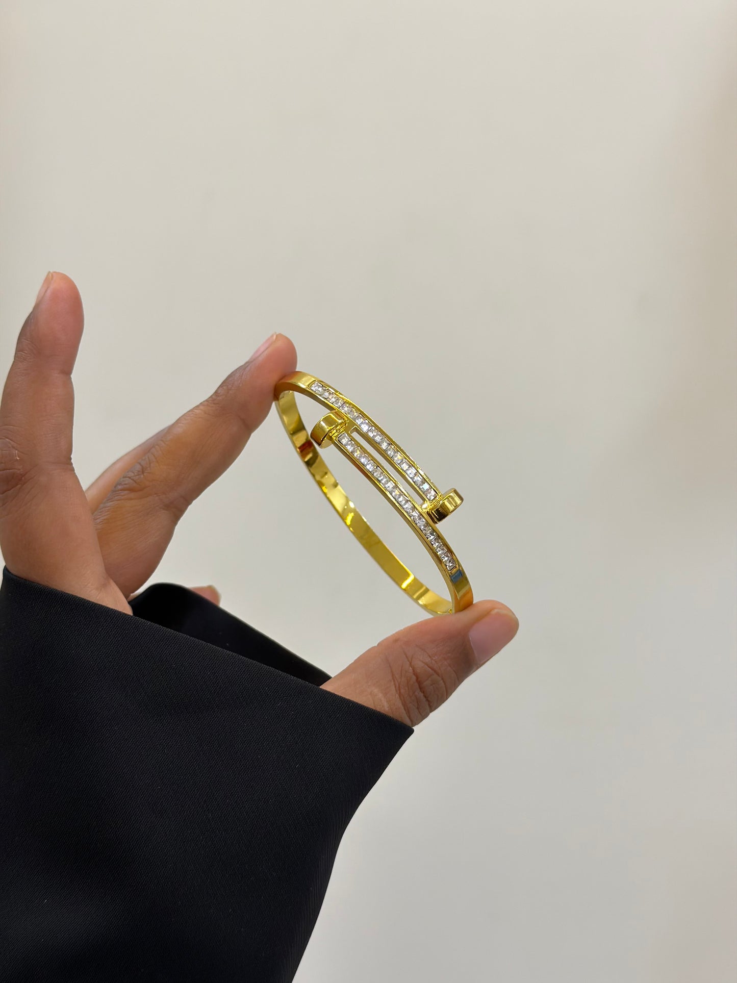 Olyra statement bracelet