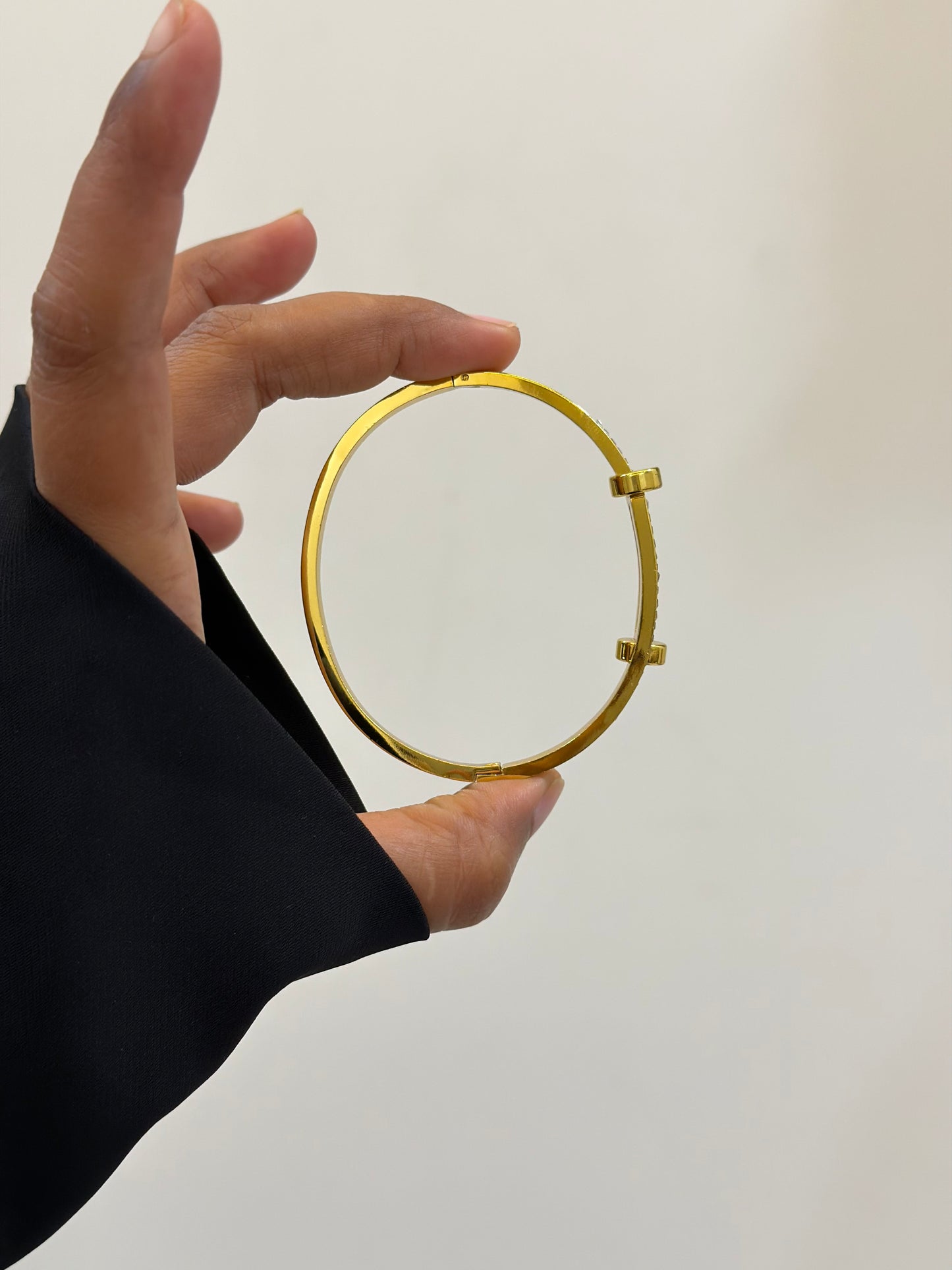 Olyra statement bracelet