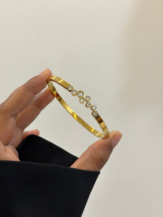 Luxe Celina minimal statement bracelet