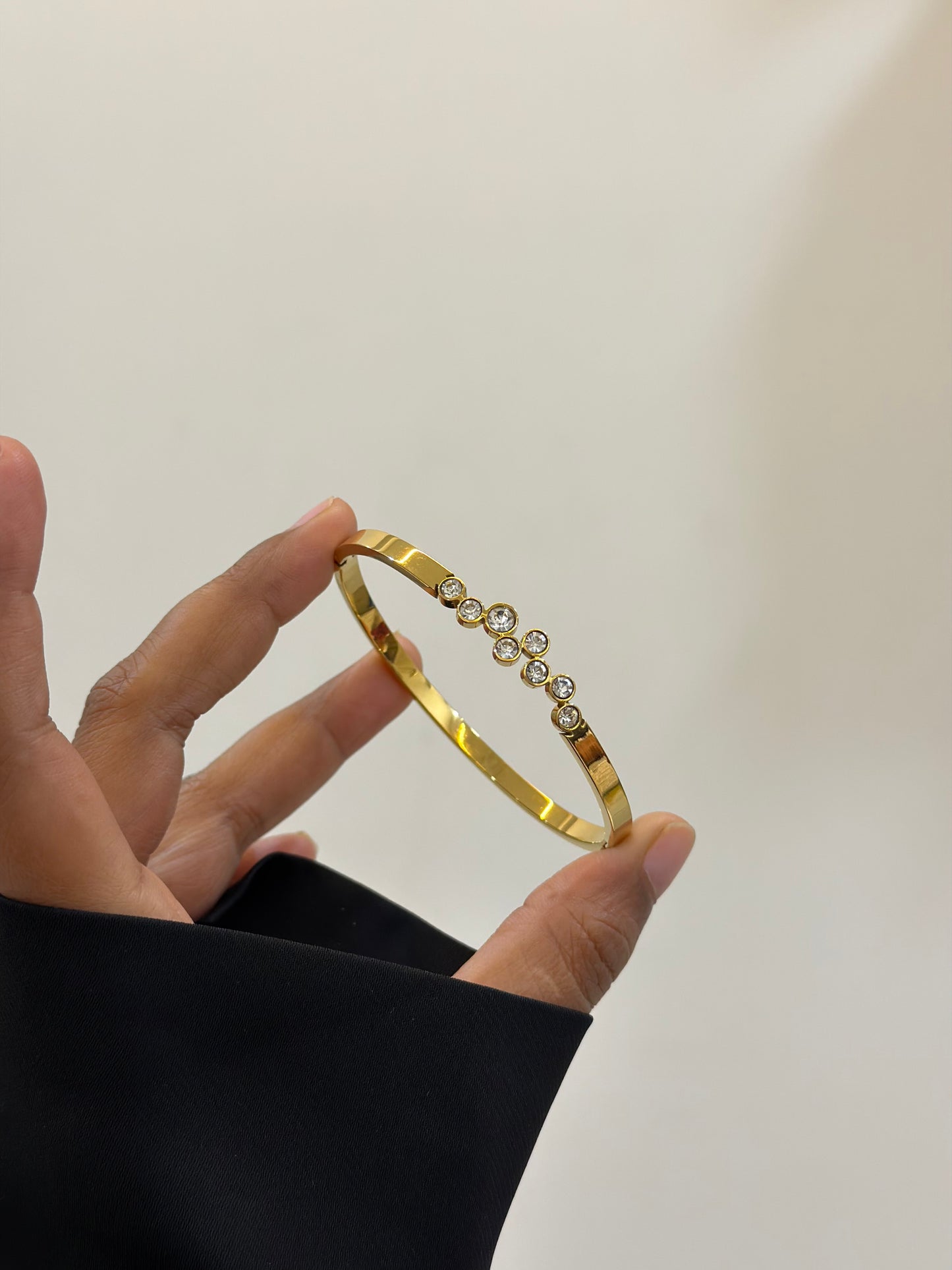 Luxe Celina minimal statement bracelet