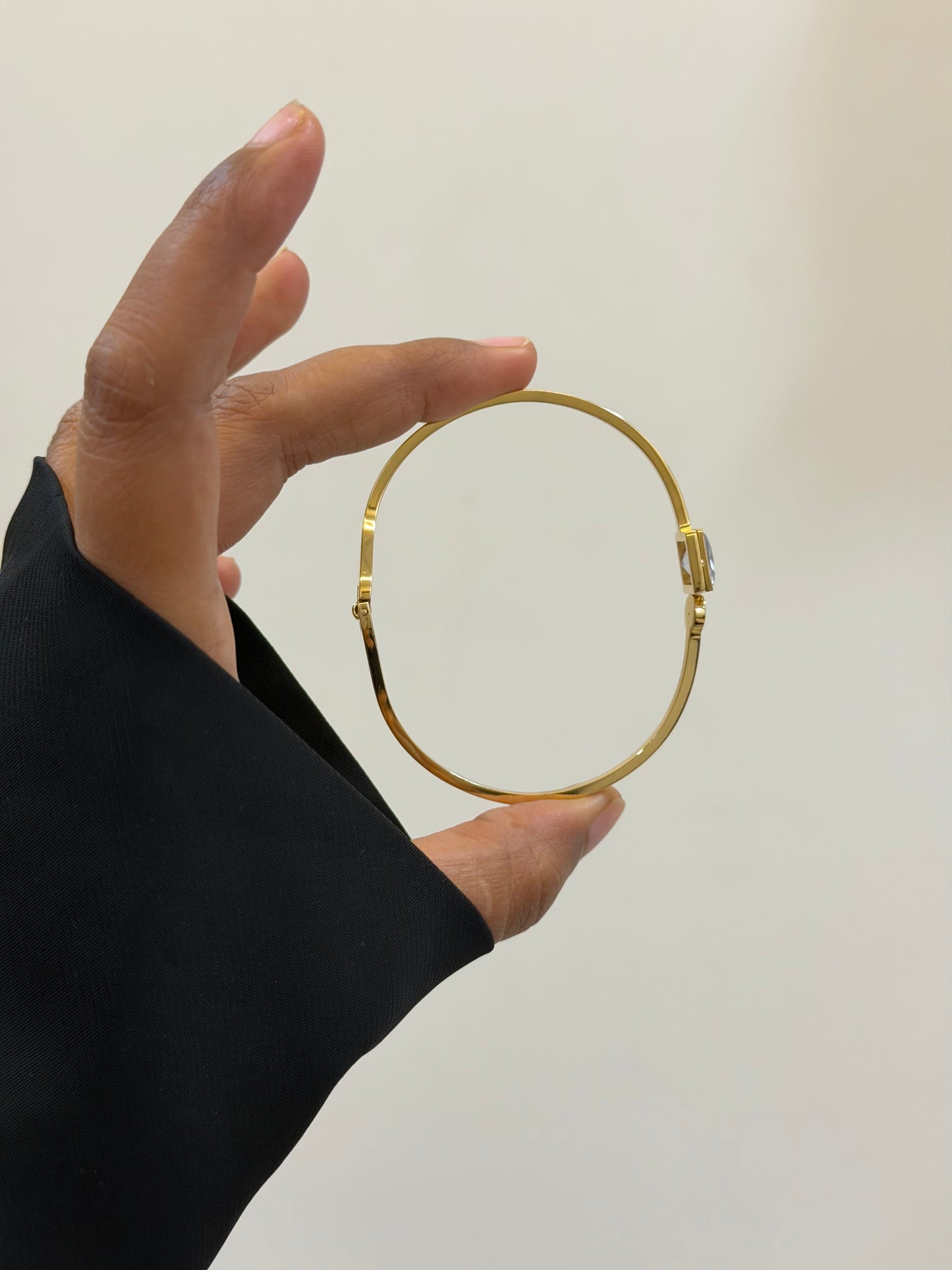 Astera openable bracelet