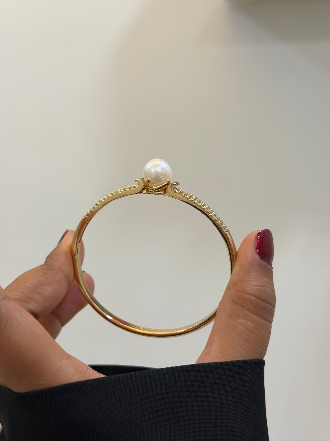 Luxe pearlista statement bracelet