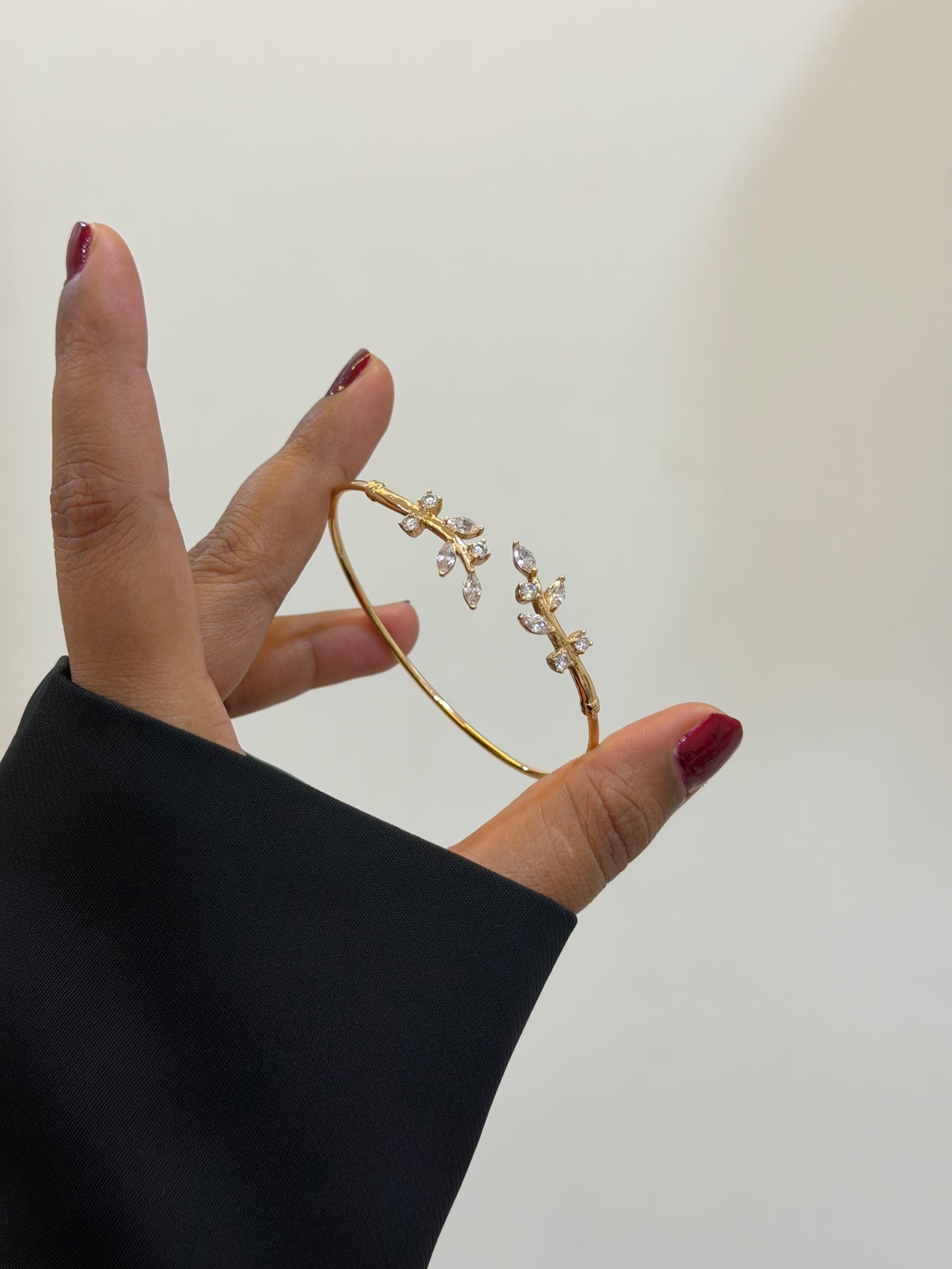 Luxe leaflet statement bracelet