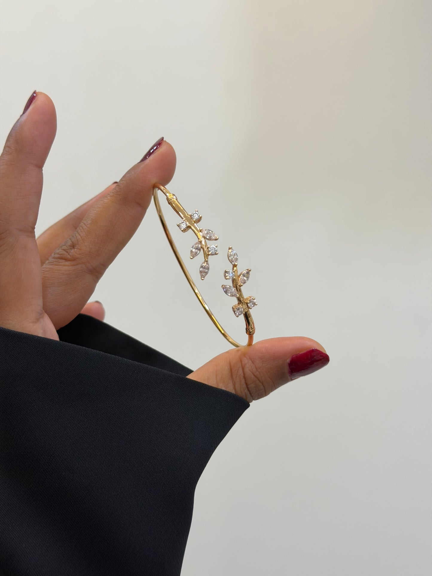 Luxe leaflet statement bracelet