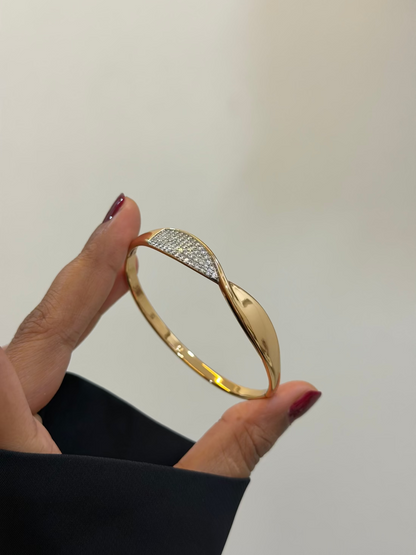 Luxe avi statement bracelet