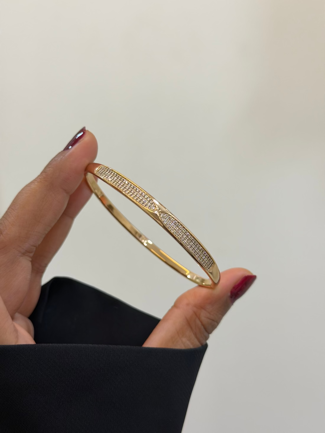 Luxe Avira statement band bracelet