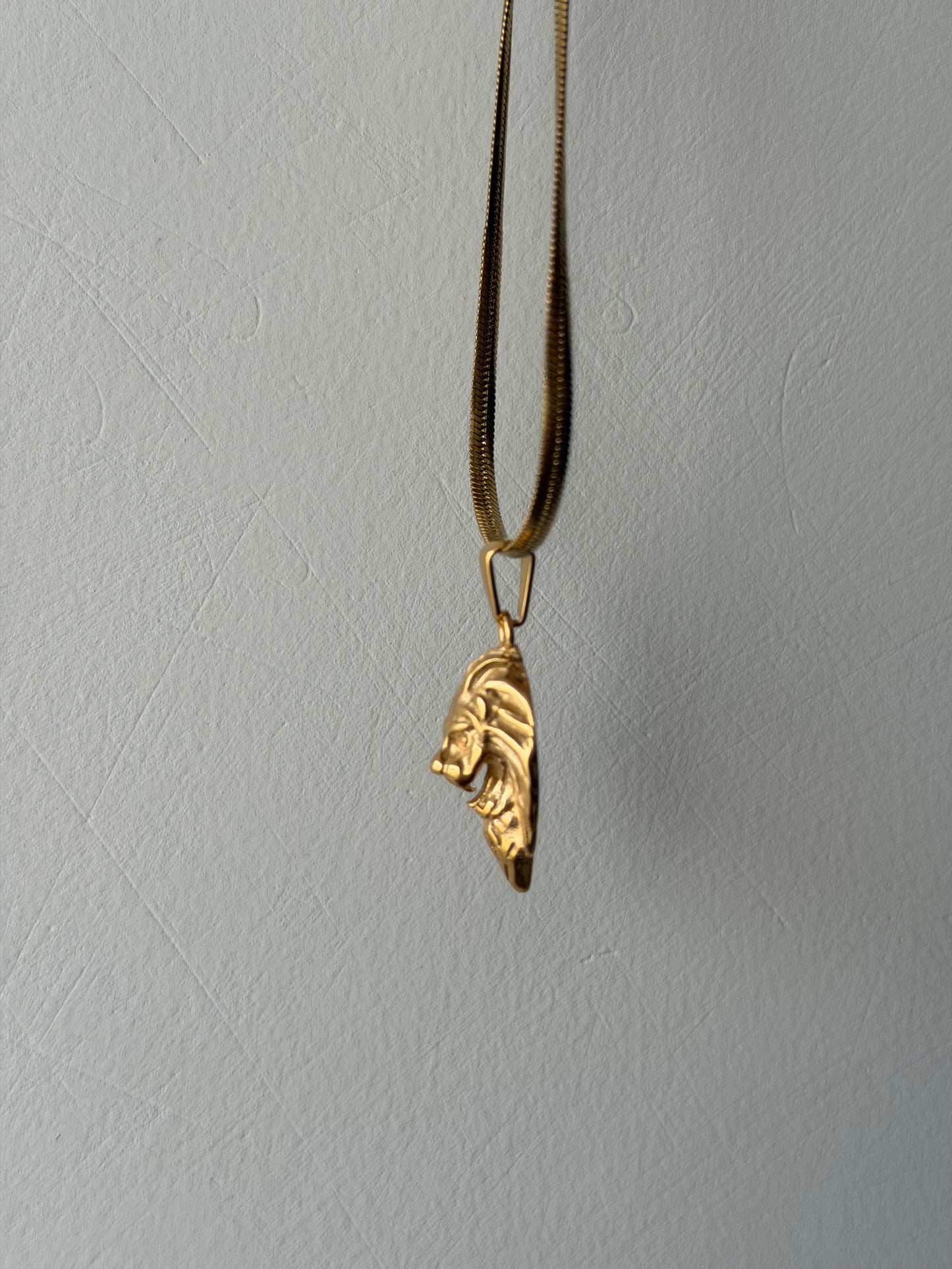 Lion chain