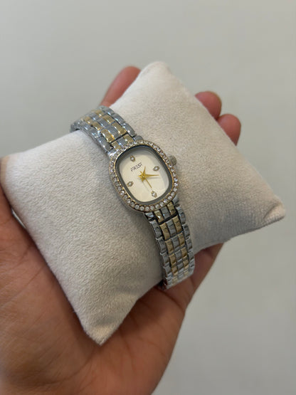 Nia minimal vintage watch