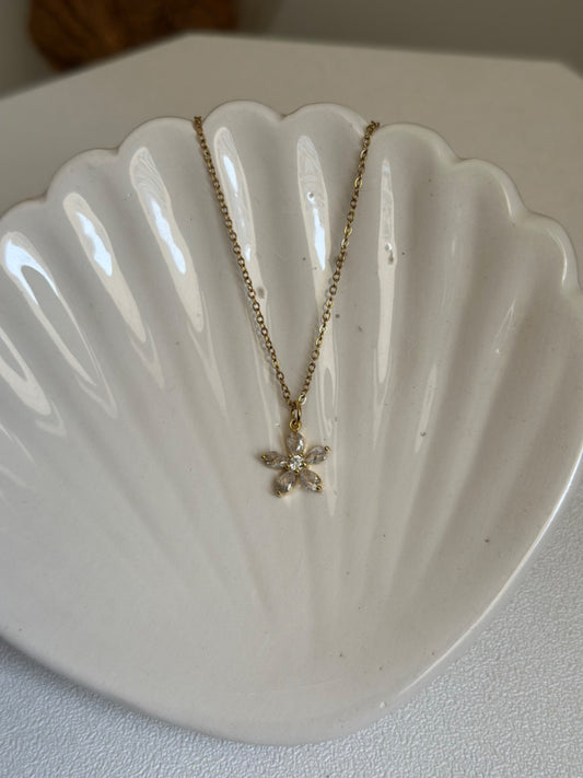 Della Necklace