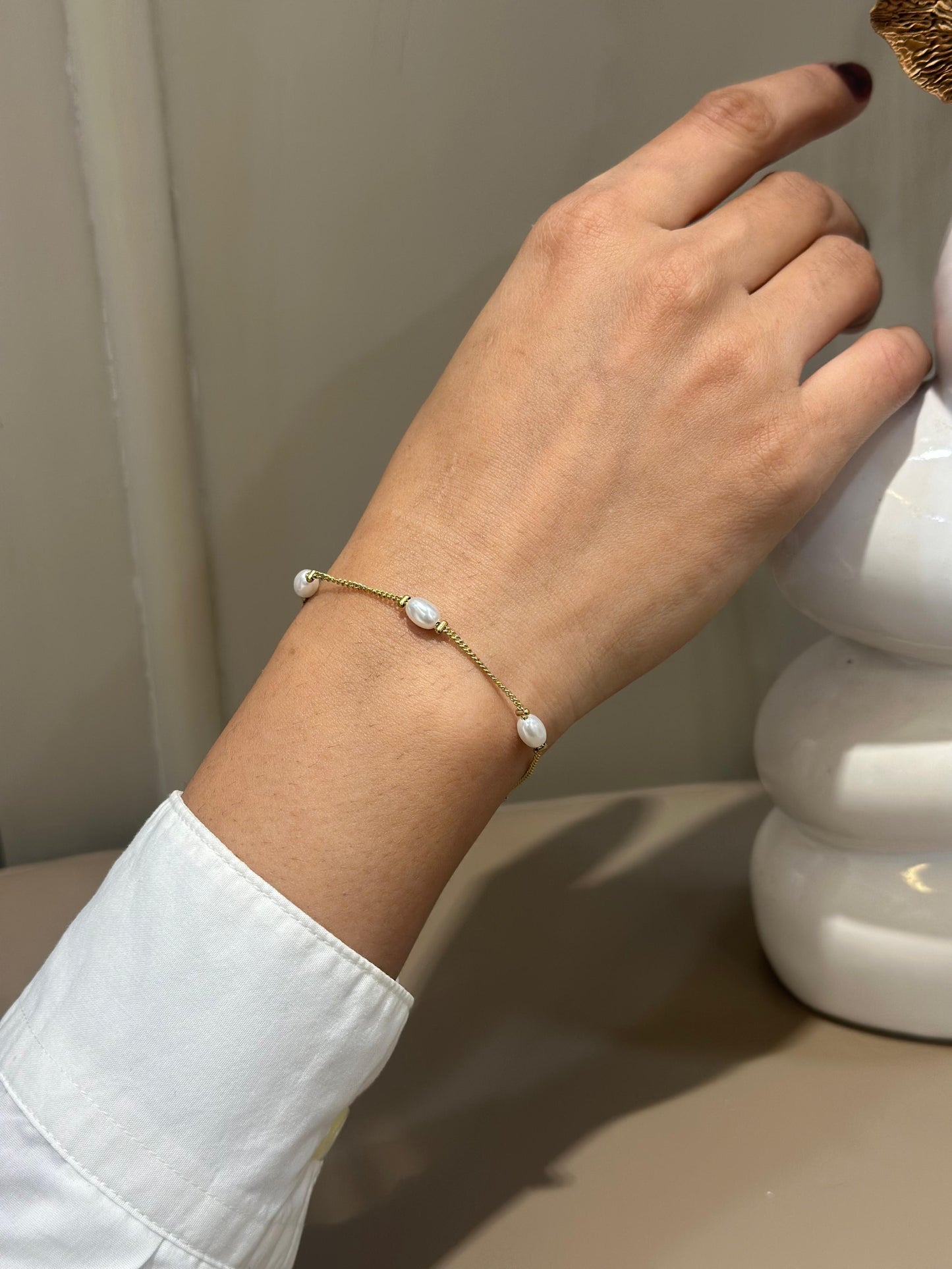 Lily Pearl Chain Bracelet