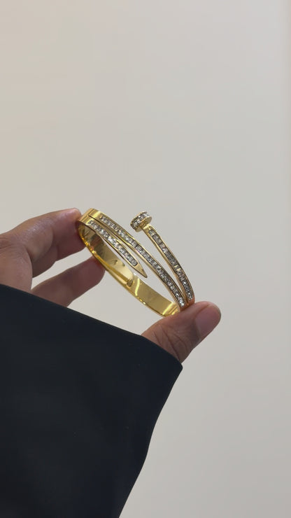 Layer nail small size luxe bracelet